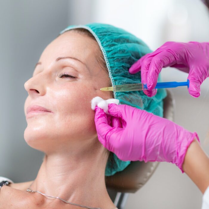 Hyaluron-Spritzen: Jungbrunnen oder Risiko?